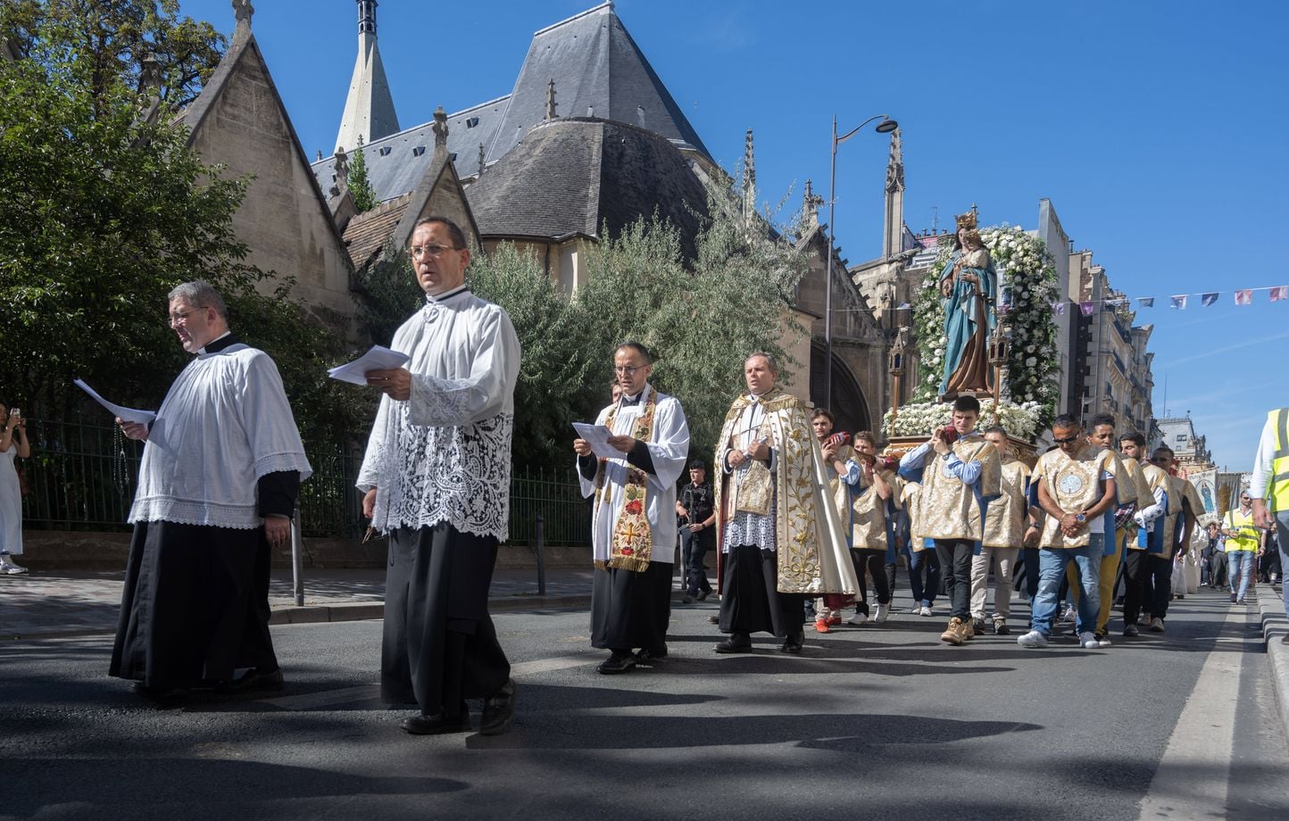 ¿Quiénes son estos cuatro sacerdotes tradicionalistas, entre ellos dos franceses, que desafían al Vaticano? ¿Quiénes son estos cuatro sacerdotes tradicionalistas, entre ellos dos franceses, que desafían al Vaticano?